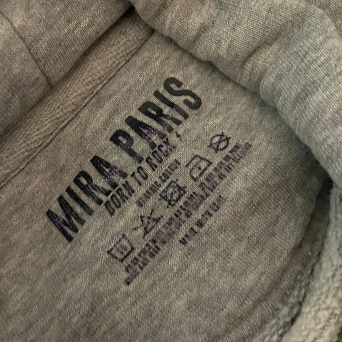 Grå ”Mi amor” hoddie - 92