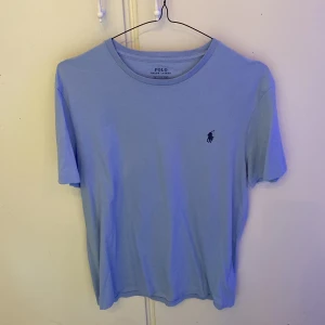 Ljus blå Ralp lauren tröja  - Ljus blå Ralp lauren tröja helt ny storlek M 