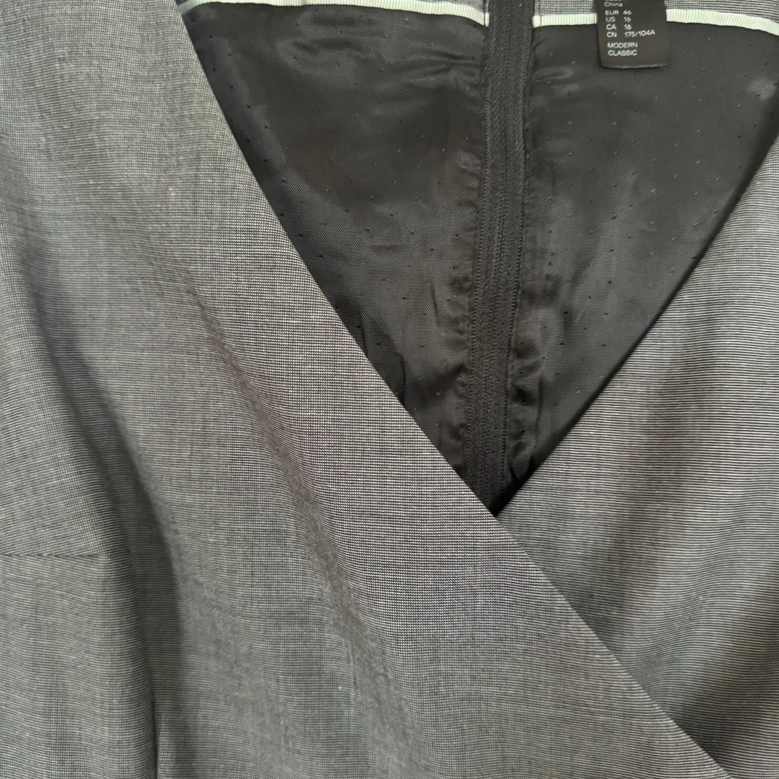 Silvergrå fodralklänning  - 90