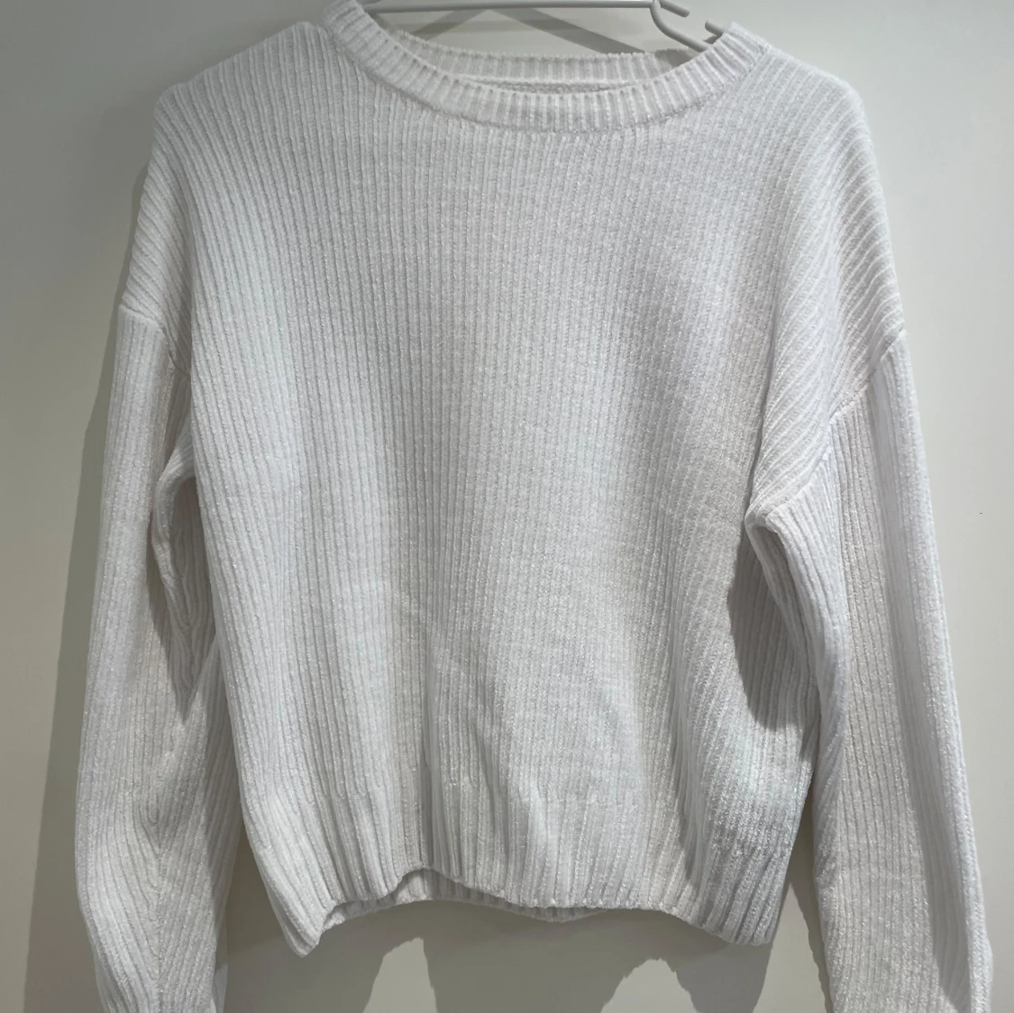 Vit stickad tröja