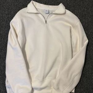 Zara halv zip hoodie - Väldigt bra skick använd fåtal gånger 