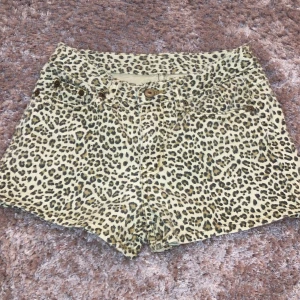 Leopard shorts 🐆💓 - Storlek:s Använder inte längre💓