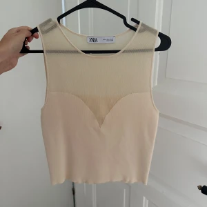 Topp  - Topp från zara aldeig använd men inte prislapp kvar köpt förra året 