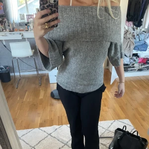 Stickad tröja - Superfin stickad tröja i mohair, aldrig användt, köpt på plick för 700🩷