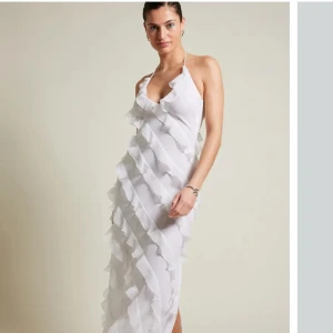 superfin sommar/festklänning💓 - superbra nytt skick & aldrig använt, säljer endast p.g.a fel storlek.  