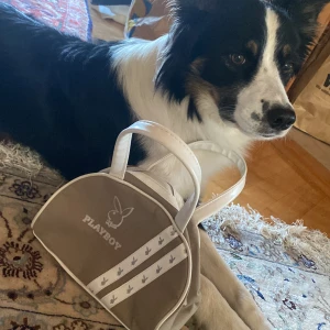 Playboy mini bag - Jätte cool Y2k Playboy mini bag! Fint skick och sparsamt använd☺️