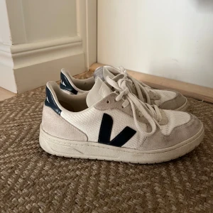 Veja sneakers - Säljer Veja sneakers, mycket bra skick