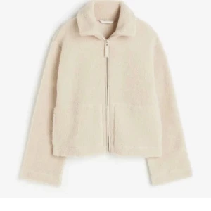 Hm Teddy jacka - Super populär Teddy jacka 💗Aldrig använd 💗 säljer då jag har dubbletter ❤️ pris kan diskuteras 💗