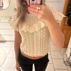 zara topp - stickad t-shirt med pointelle 💓💓