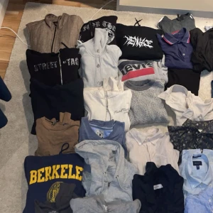 Hoodie och jeans - Tjena