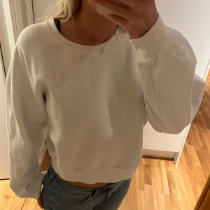 Sweatshirt - Super skön & fin sweatshirt från bikbok.