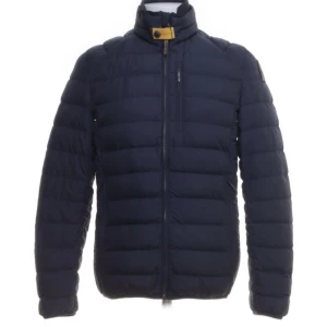 Parajumpers jacka - Parajumpers jacka i bra kondition! Jackan passar perfekt också på storlek s