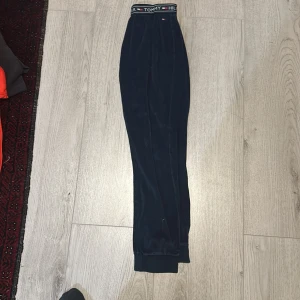 Tommy hilfiger pyjamas byxor  - Storlek 164 