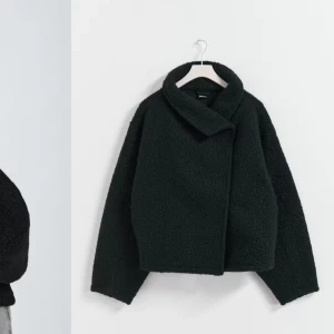 Kappa från GinaTricot - säljer denna kappa/jacka från GinaTricot då den inte kommer till någon användning längre. Använd fåtal gånger och är fortfarande i bra skick. Om fler bilder behövs är de bara att kontakta mig🥰pris kan diskuteras.