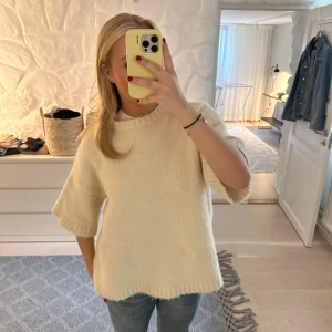 Stickad tshirt - Så snygg stickad tshirt från Moa Mattsson X Nakd! Nypris: 500kr