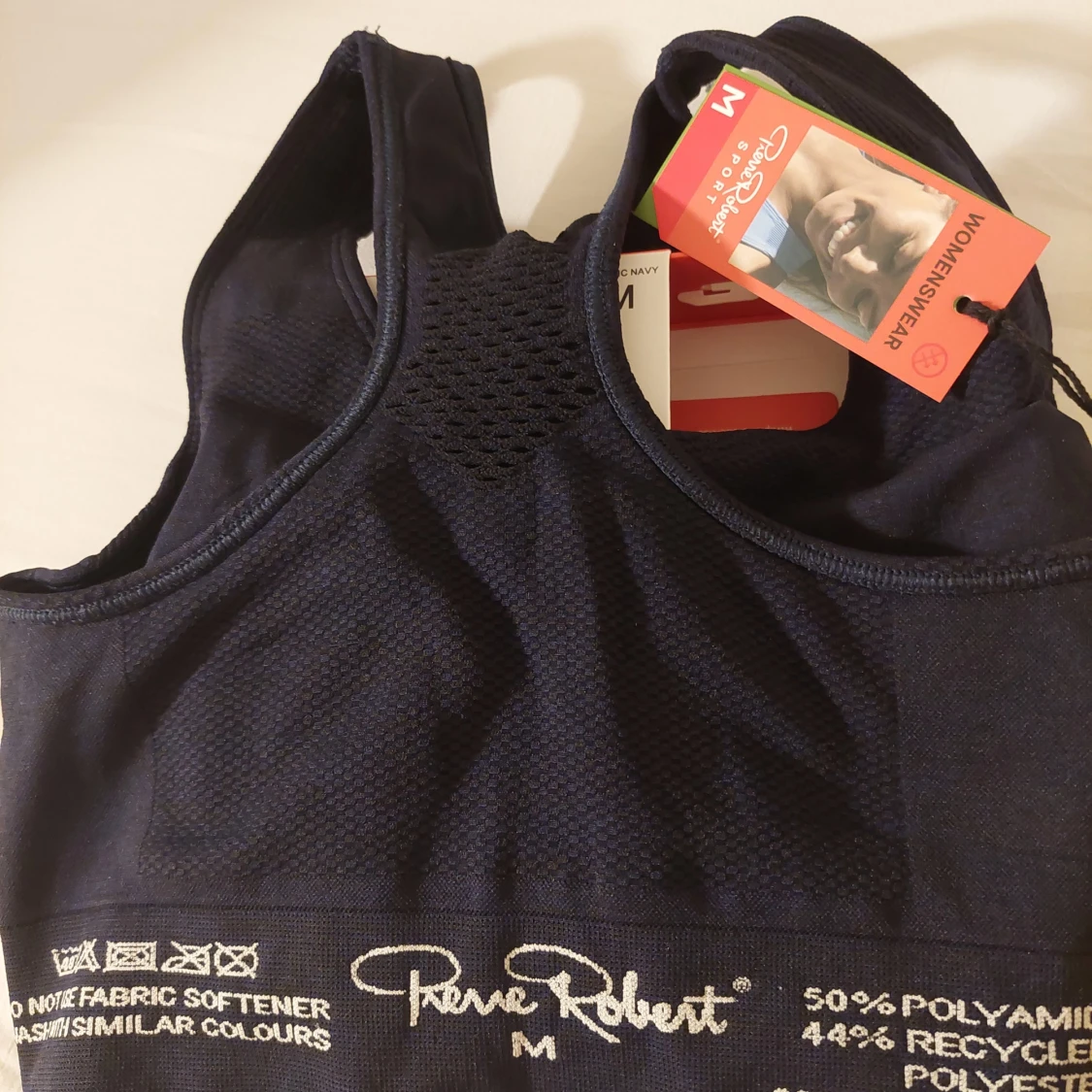 Svart sport-bh från Pierre Robert - 92