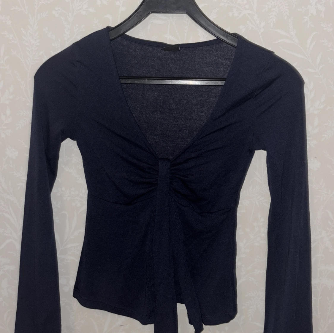 Svart långärmad topp från Gina Tricot