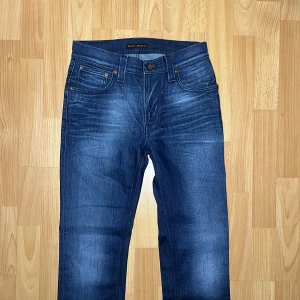 Nudie Jeans - Tja säljer nu ett par Nudie jeans i storlek 30 för endast 399kr! Pris ej hugget i sten, hör av er i dm vid funderingar 🙌