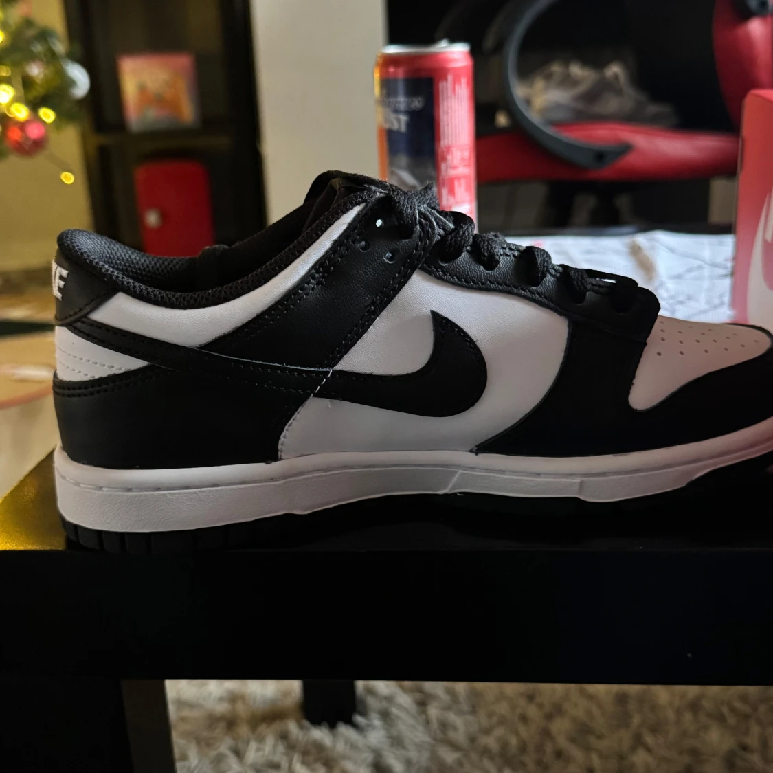 Nike Dunk Low i svart och vit - 91