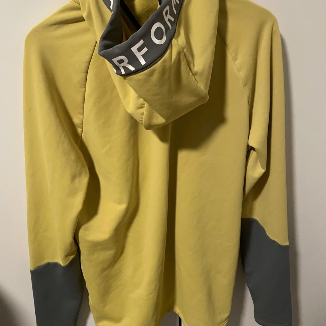 Peak Performance träningströja- gul/grå - 90