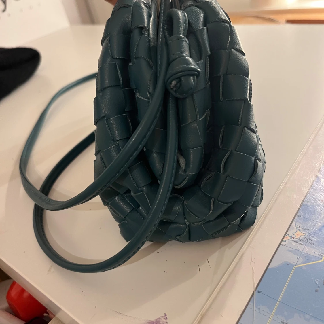 Blå flätad axelväska - 90