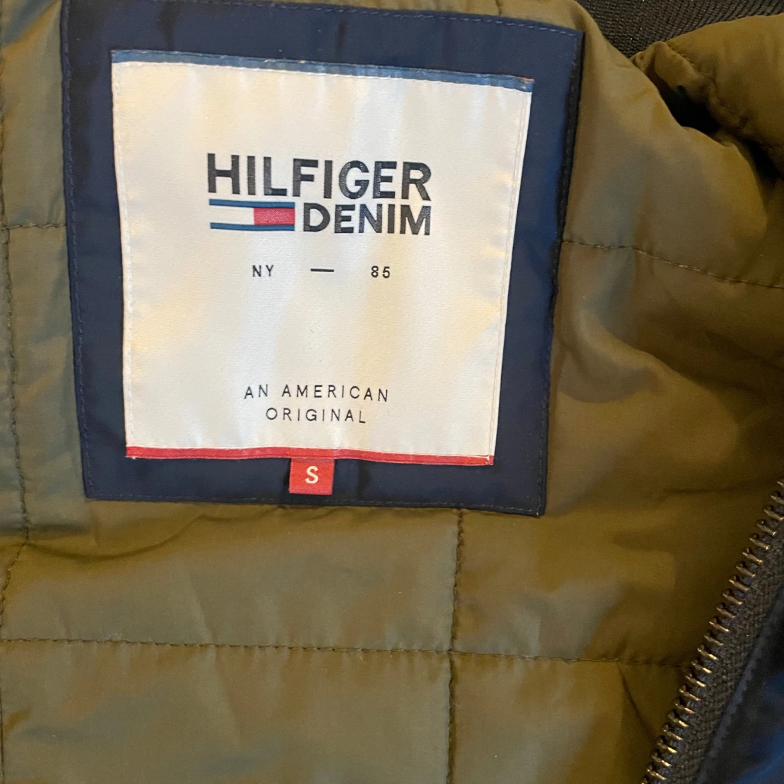 Mörkblå bomberjacka från Hilfiger Denim - 91