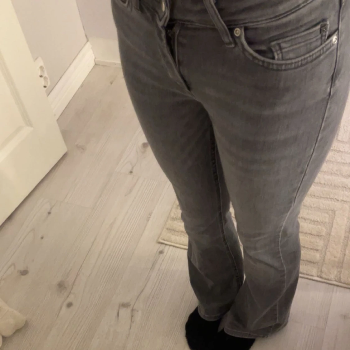 Säljer mina gråa jeans från only. - 2