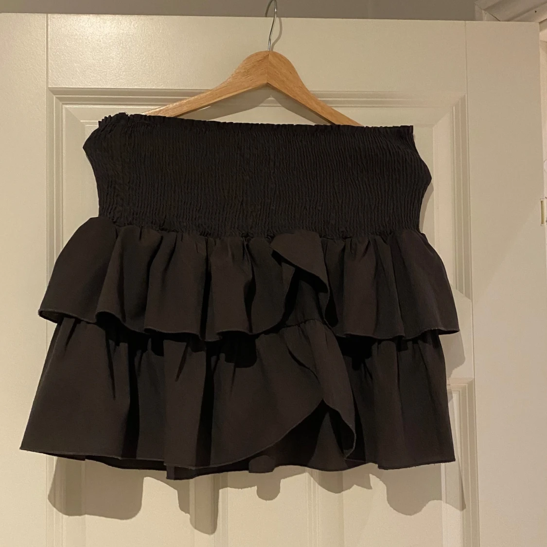 Brun volangkjol från Neo Noir minikjol