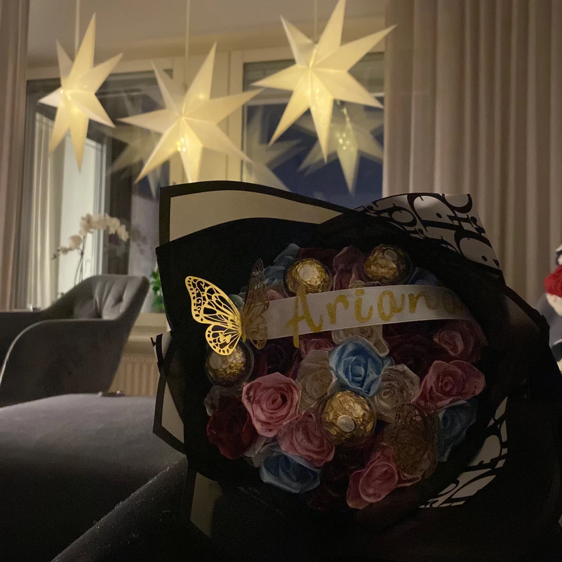 Bukett med röda rosor och nallebjörn - 90