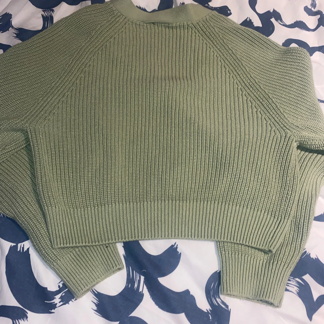 Grön ribbad kofta från Monki - 1