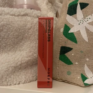 Morphe - Snyggt läppglans från Morphe, perfekt för att ge dina läppar en glansig och fyllig look. Helt ny oanvänd och oöppnad 