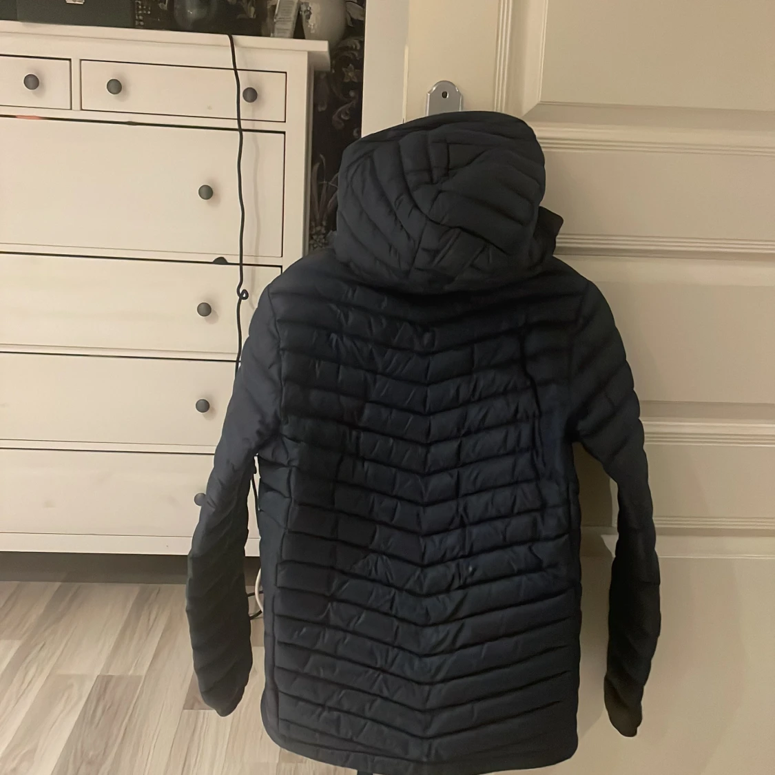 Svart dunjacka från Peak Performance - 1