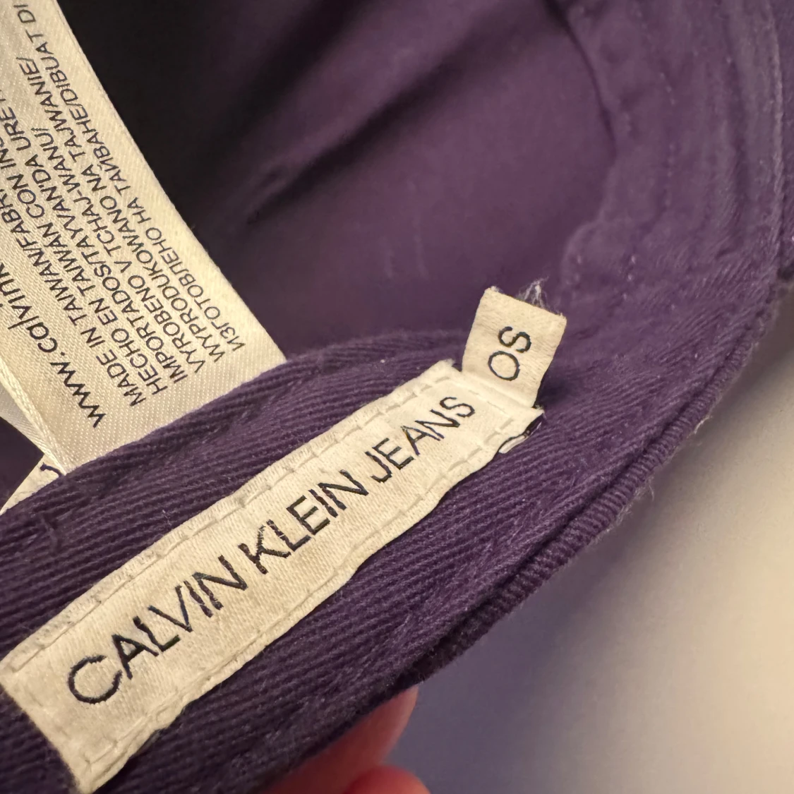 Lila keps från Calvin Klein Jeans - 3