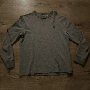 Polo tröja - Säljer polo tröja i Bra skick😊 classic fit