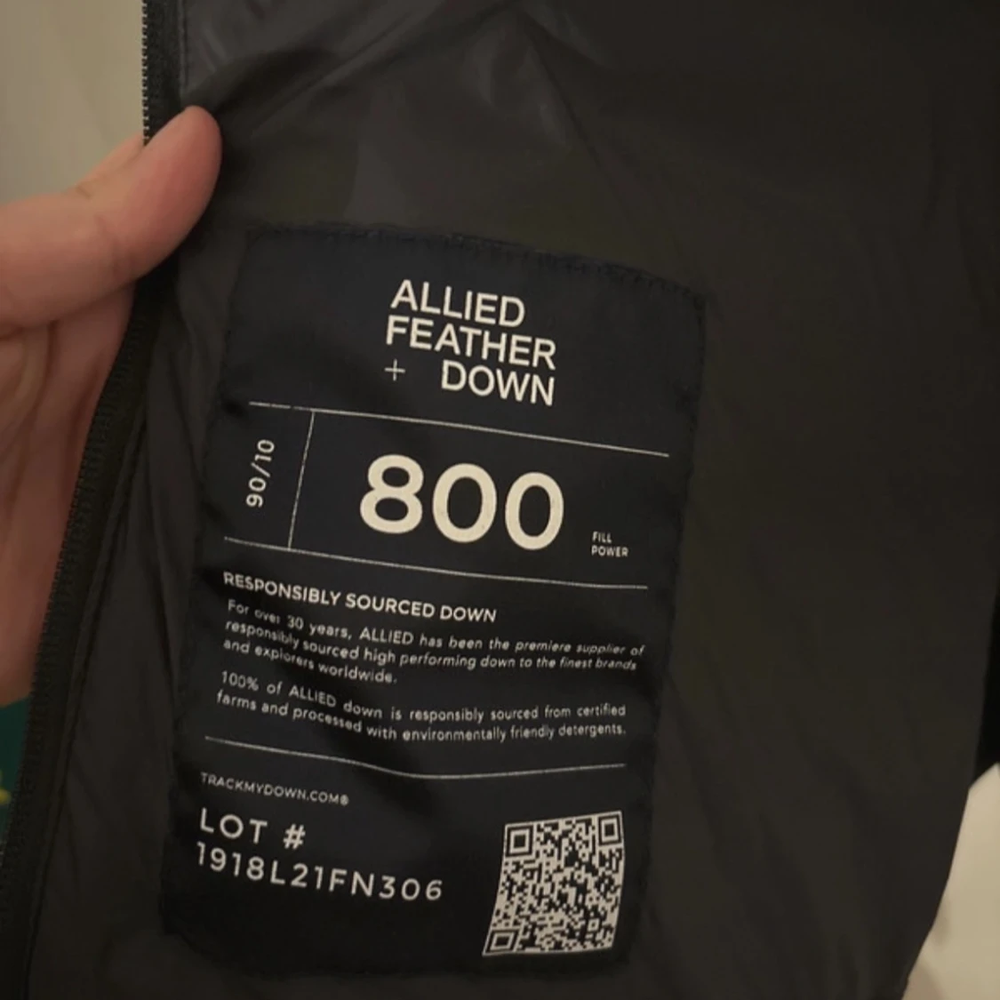 Svart dunjacka från Sail Racing - 2