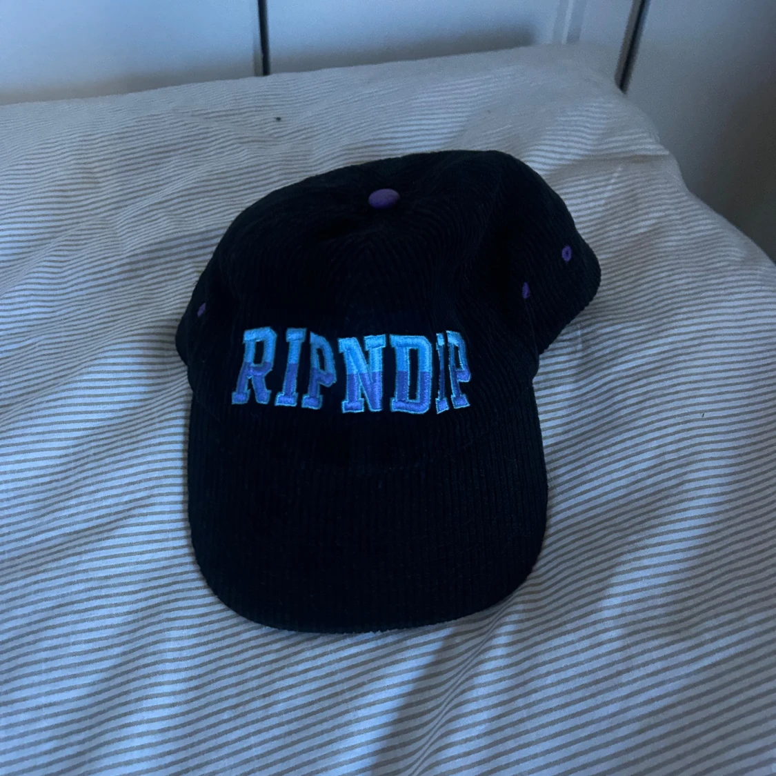 Svart manchesterkeps från Ripndip