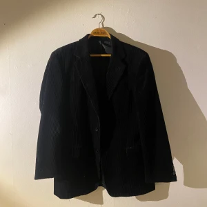 Svart oversized manchesterkavaj - Svart kavaj i manchester, oversized modell. vintage 