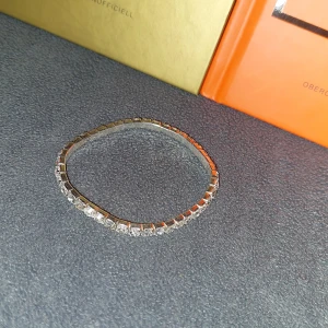 Diamant Armband  - Nytt armband med diamanter. Skick 10/10