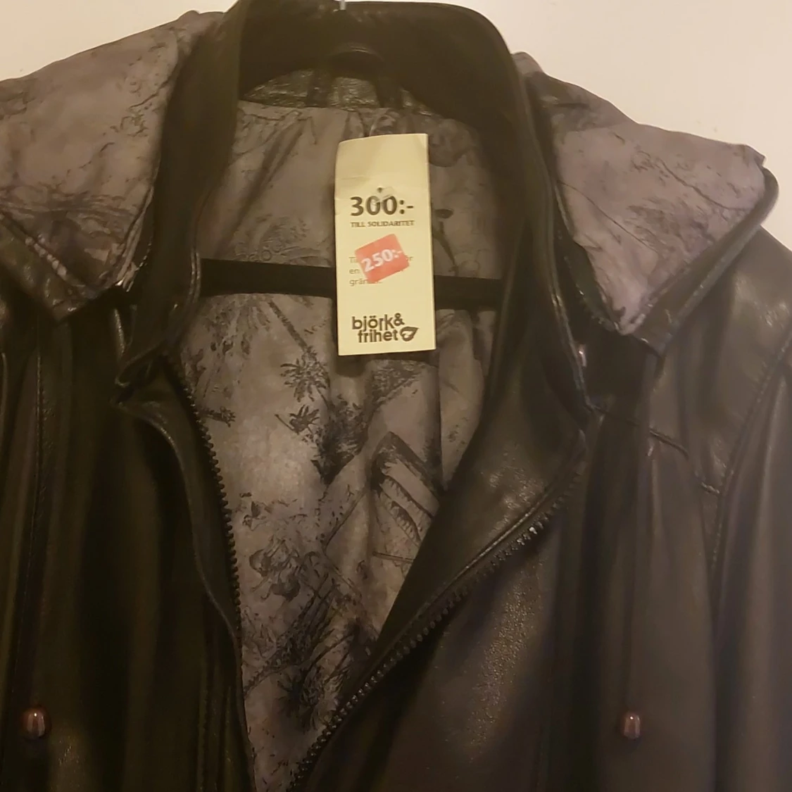 Skinnjacka Finda helt ny - 90