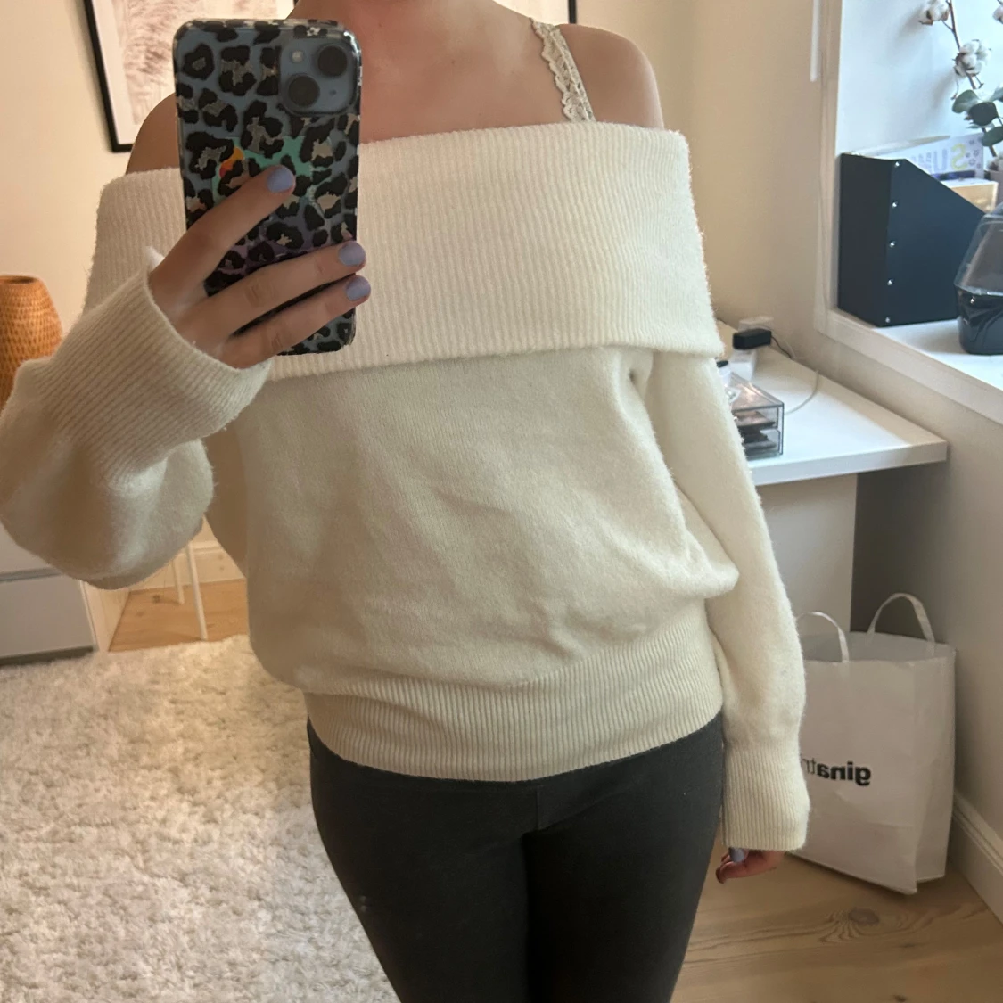 Off shoulder tröja
