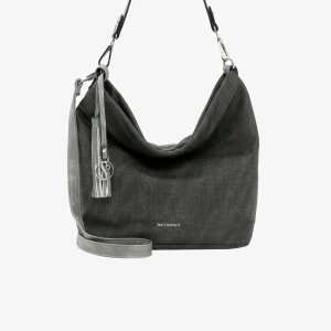 Väska - Så bra väska där man får plats med mycket, perfekt för skolan! Inte använd mycket, finns en mindre väska inuti som går att ta bort💗💗nypris 640