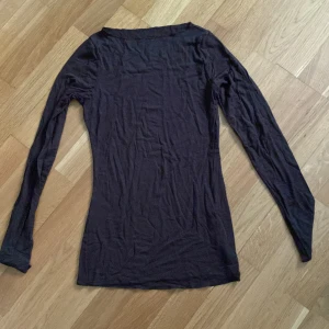 Tunn Intimissimi  - Tunn, mycket skön. Intimissimi  Storlek small