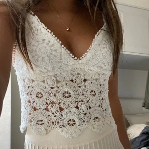 Linne  - Intressekoll! Ett gulligt linne från Zara i storlek S. Använd en gång. Köparen står för frakten, inga returer. 