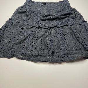 Kjol vero moda - Super fin kjol ifrån Vero Moda. Använd sparsamt 