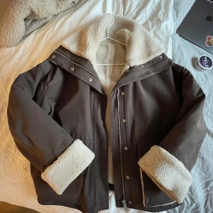 Jacka &other stories   - Bra skick, varsamt använd 