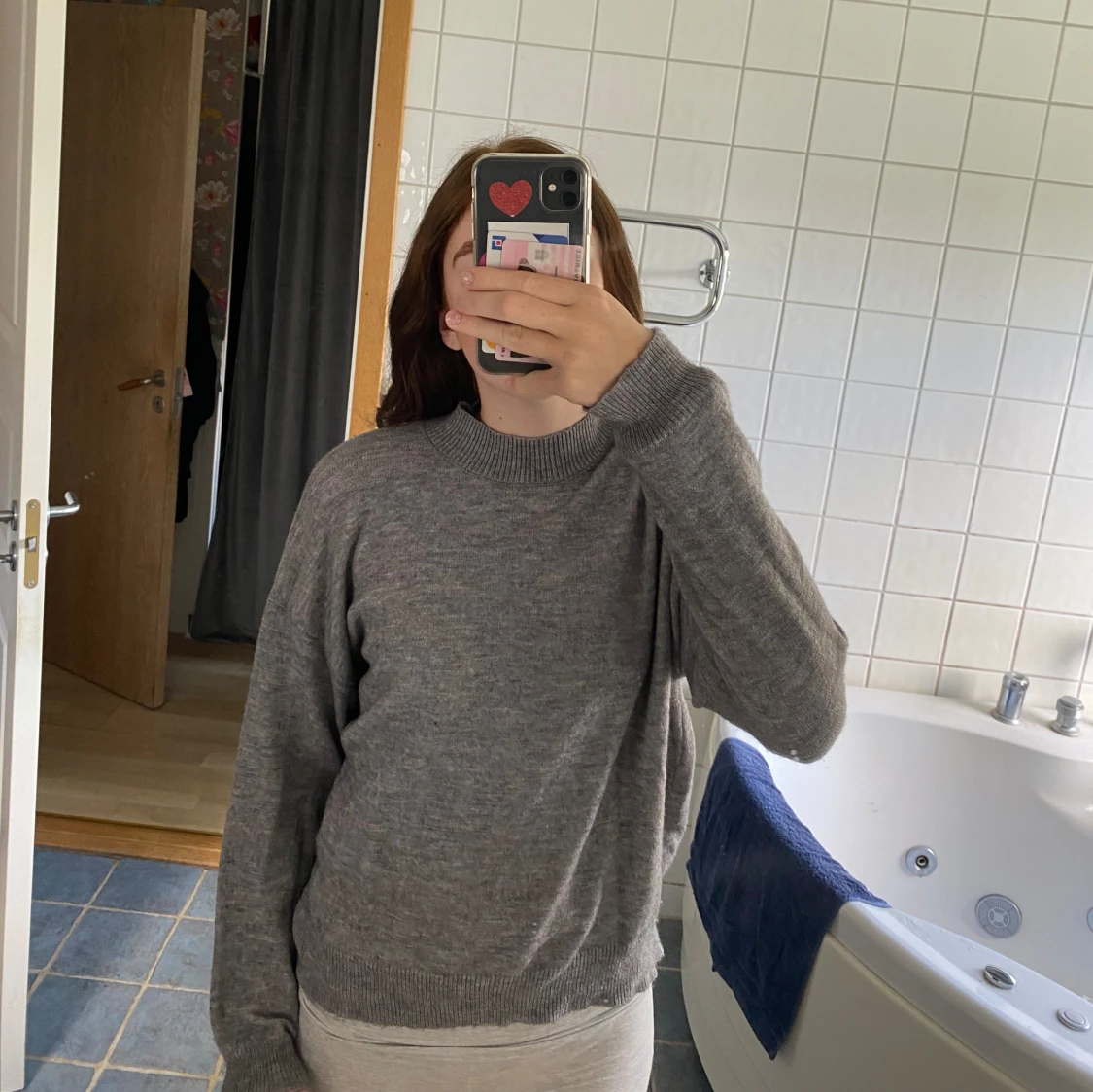 Grå stickad tröja - 90