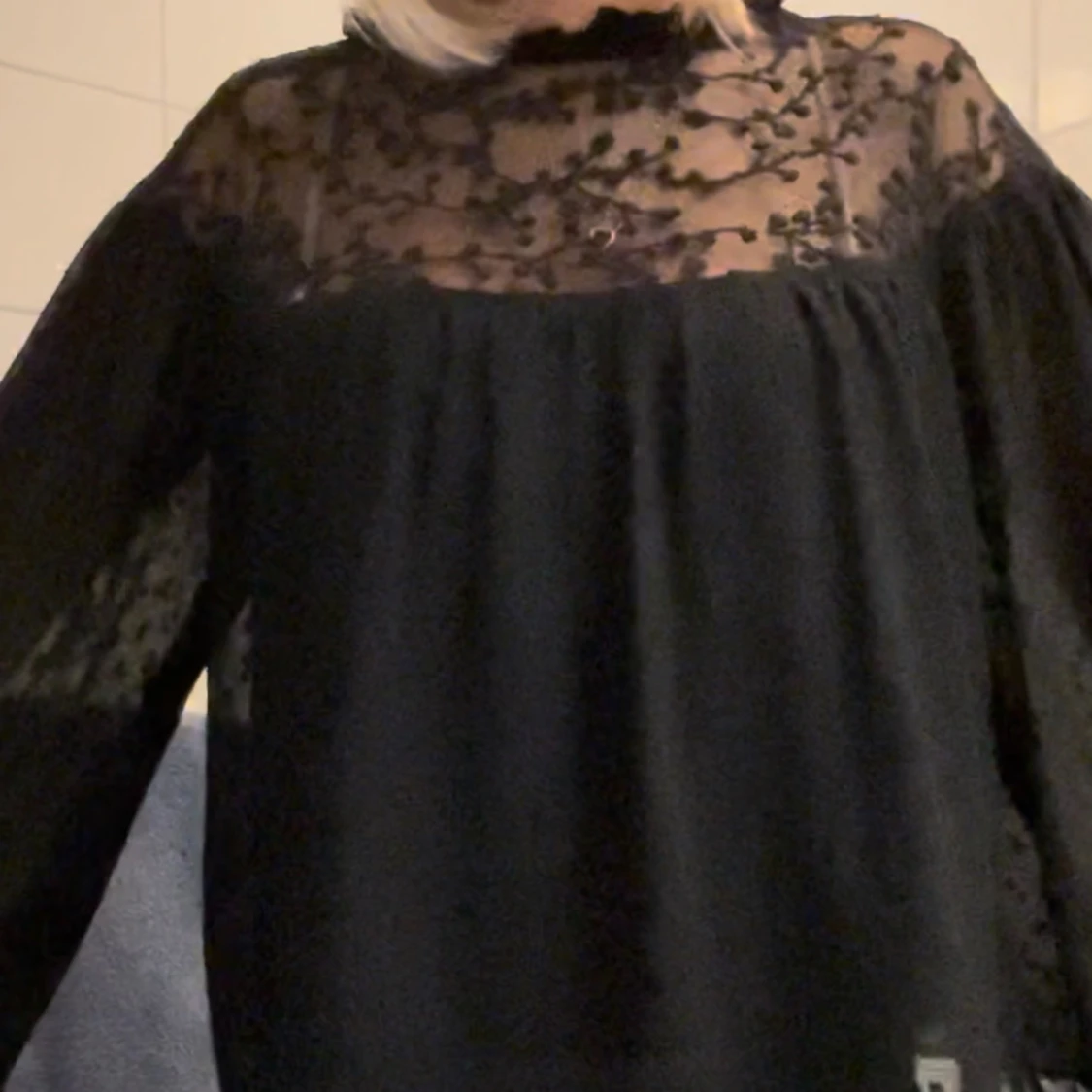 Svart trekvart blus  - 92