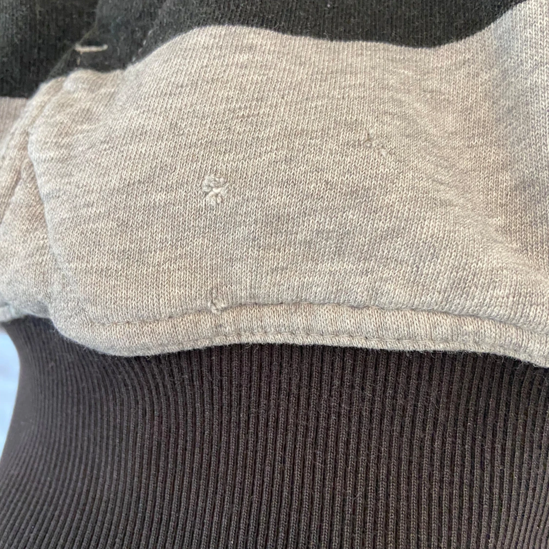 Randig hoodie med dragkedja - 91