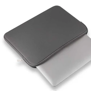 Datafodral  - Säljer ett datorfodral då det var för stort för min dator , 14 tum och grå i färgen, fodrad på insidan och helt ny och helt oanvänd.