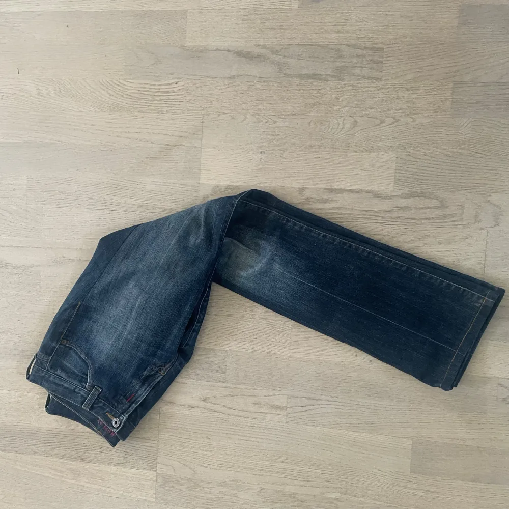 Hej! Säljer dessa snygga jeans från Replay på grund av att de är för korta. Storlek 30/34 men passar mer som 30/32. Hör av er vid mer frågor. Ny pris på dessa är 1250 men mitt pris är 299. (Priset kan diskuteras under en snabb affär). Jeans & Byxor.